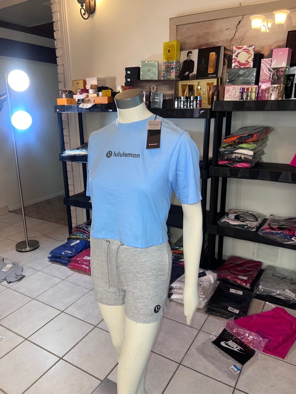 Women’s Lululemon croptop/short set XL
